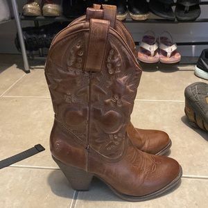 Women Boots style cowboy